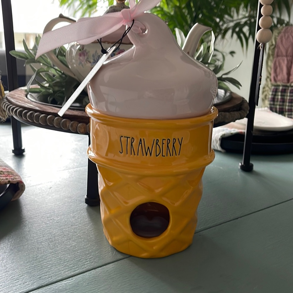 Rae Dunn ice cream cone birdhouse